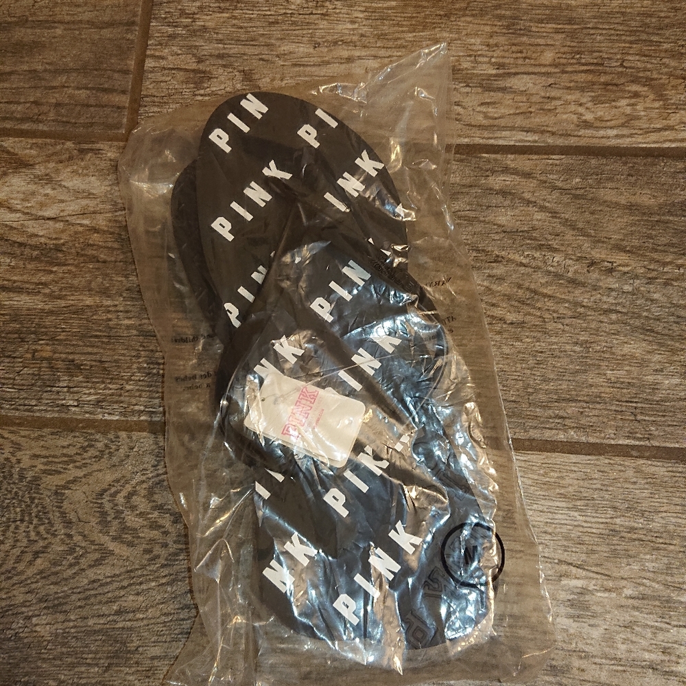 VS PINK foam sandals